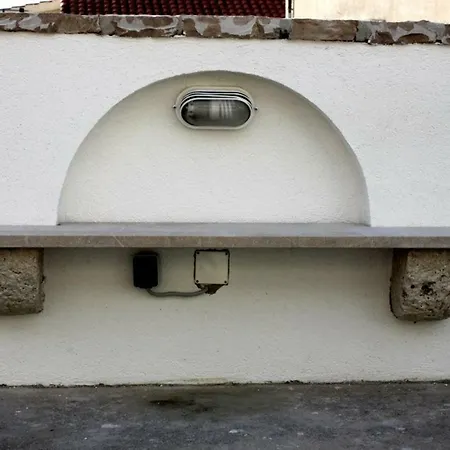 Cukarin A2 Bol-center, Croatia Apartment *