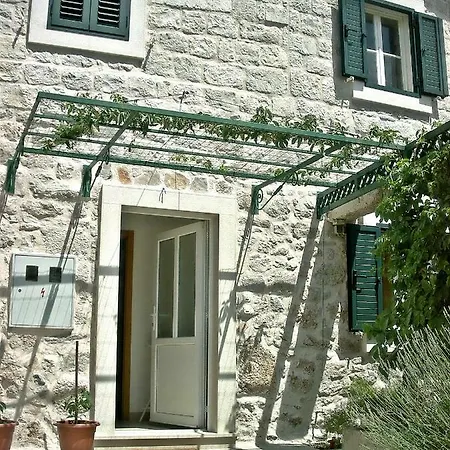 Cukarin A2 Bol-center, Croatia